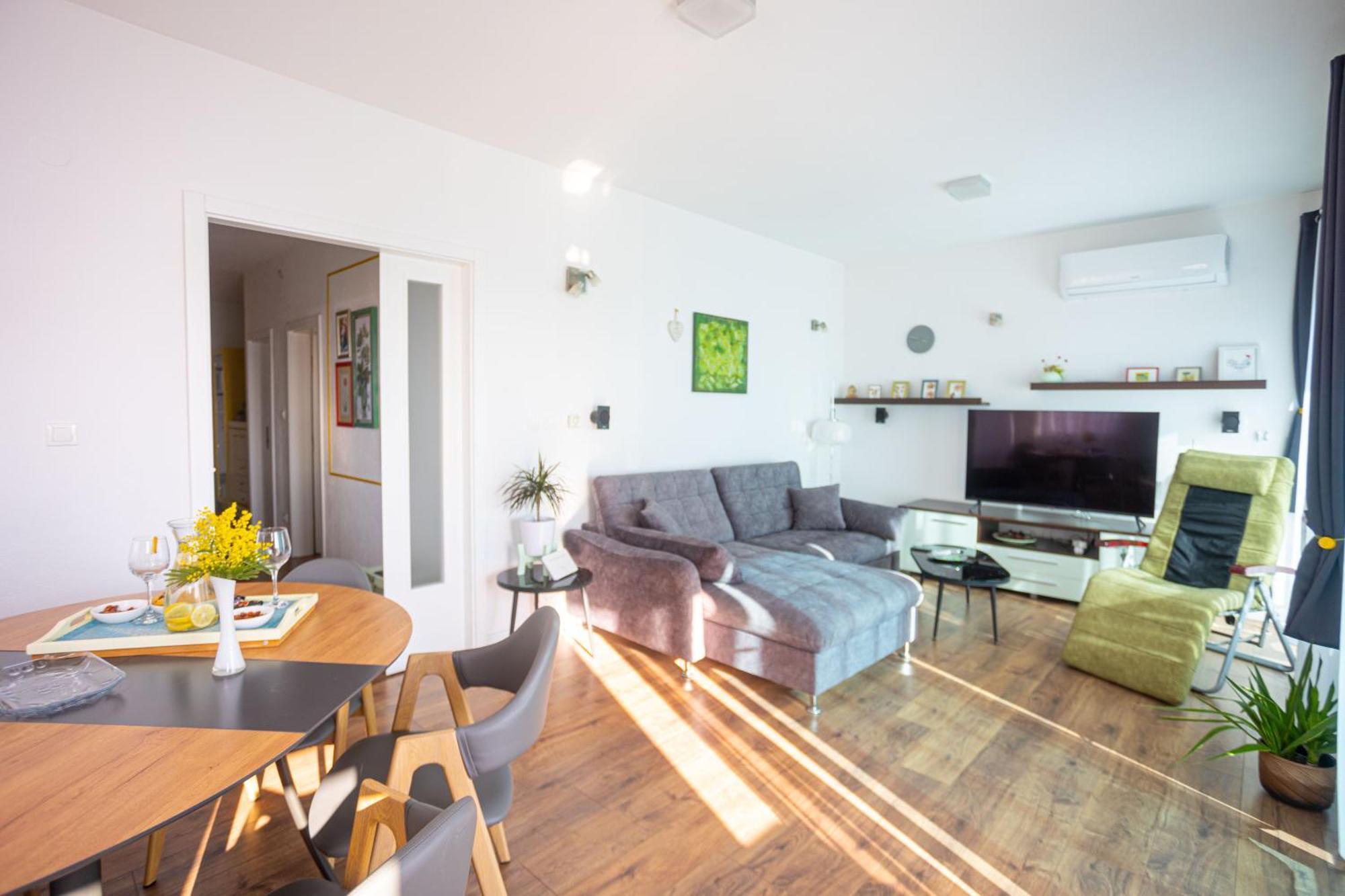 Sunshine With Pool Apartment Trogir