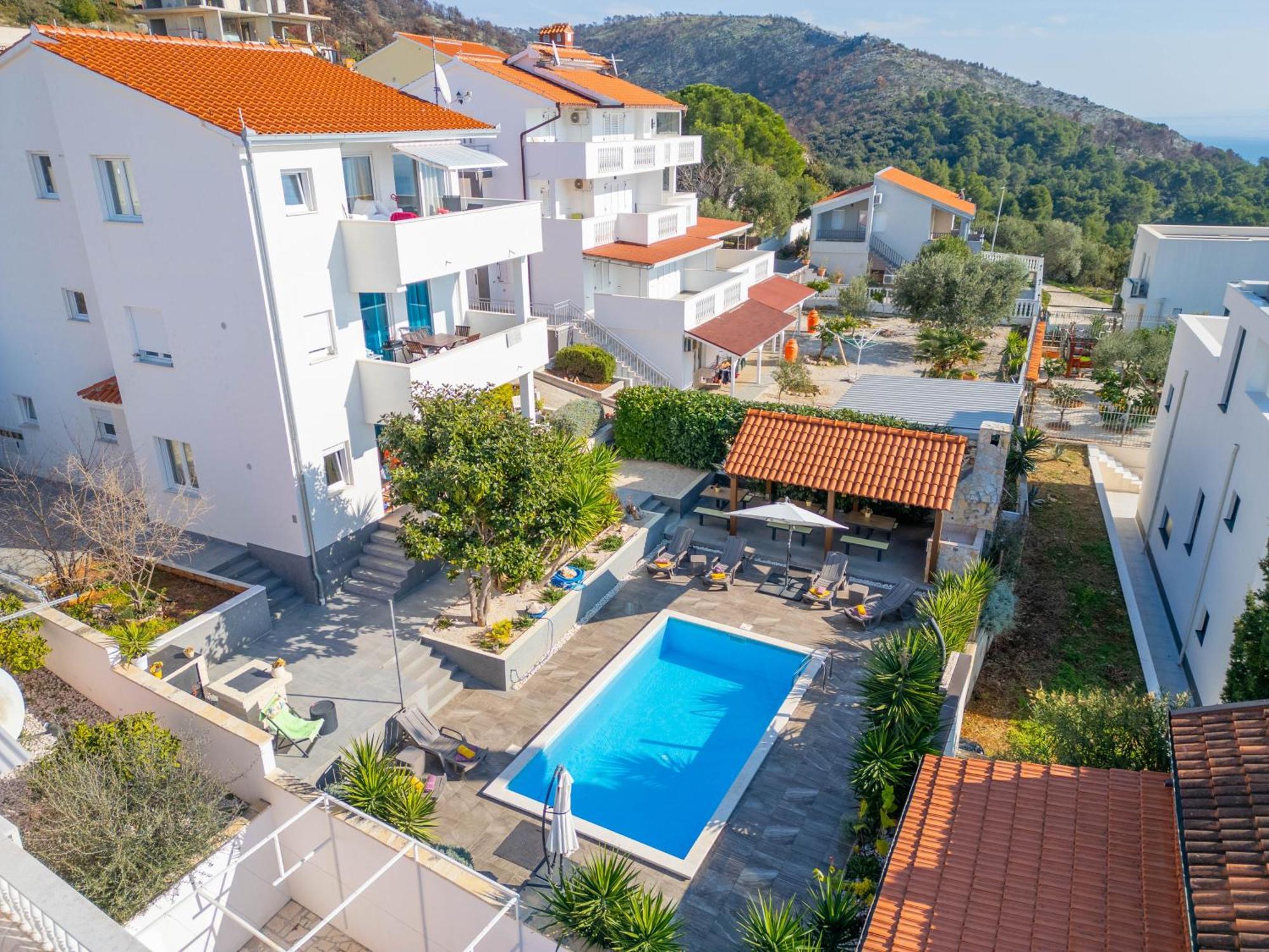 Apartment Sunshine With Pool *