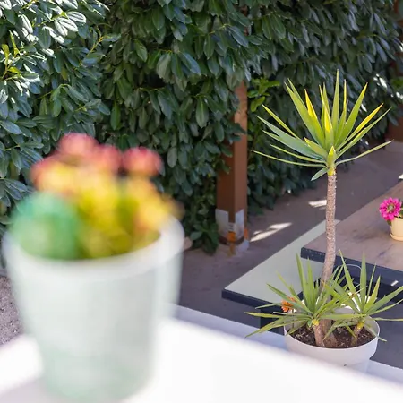 Apartments Sunshine With Pool Trogir Exterior photo