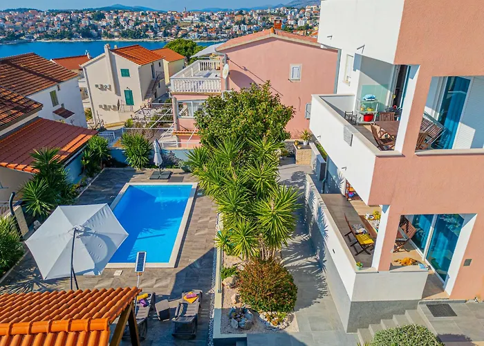 Apartments Sunshine With Pool