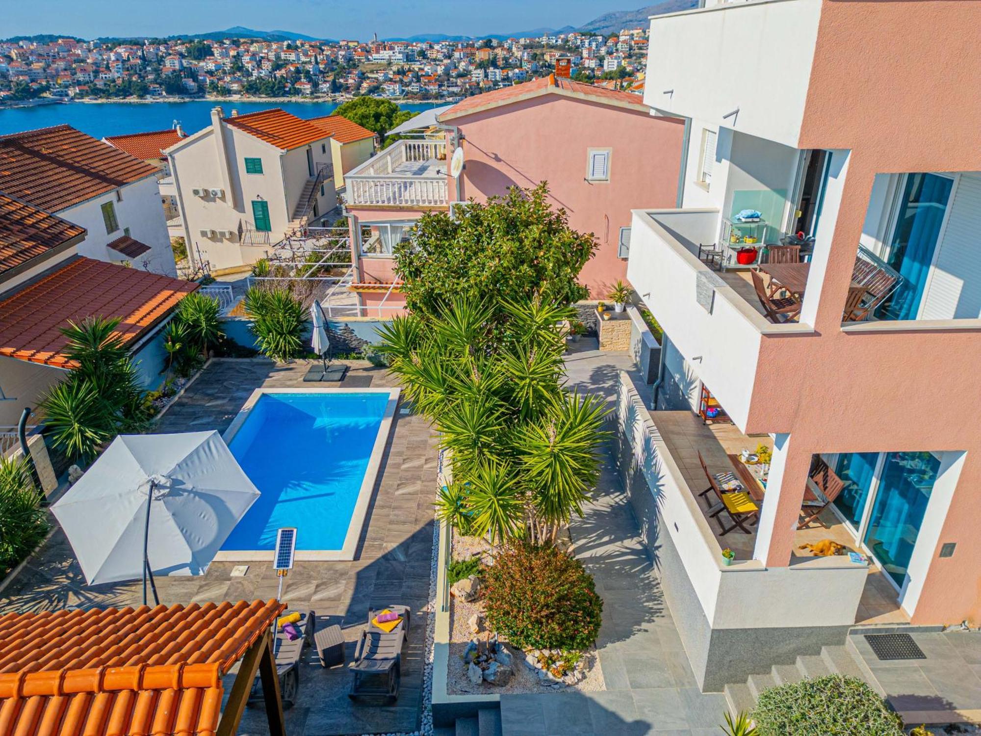 Appartamento Sunshine With Pool Traù